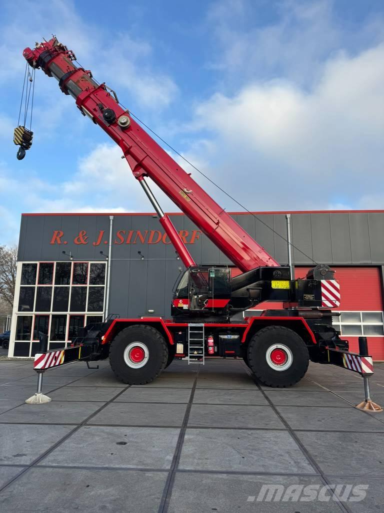 Terex RT 100 Neapdoroto reljefo kranai