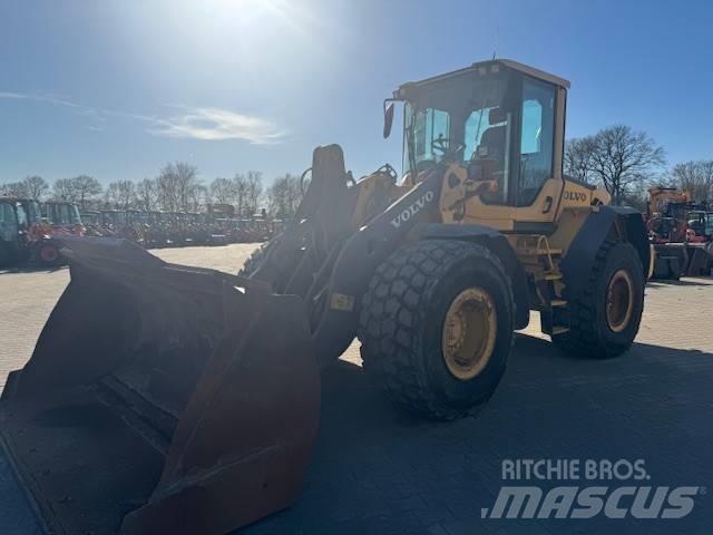 Volvo L 90 F Naudoti ratiniai krautuvai