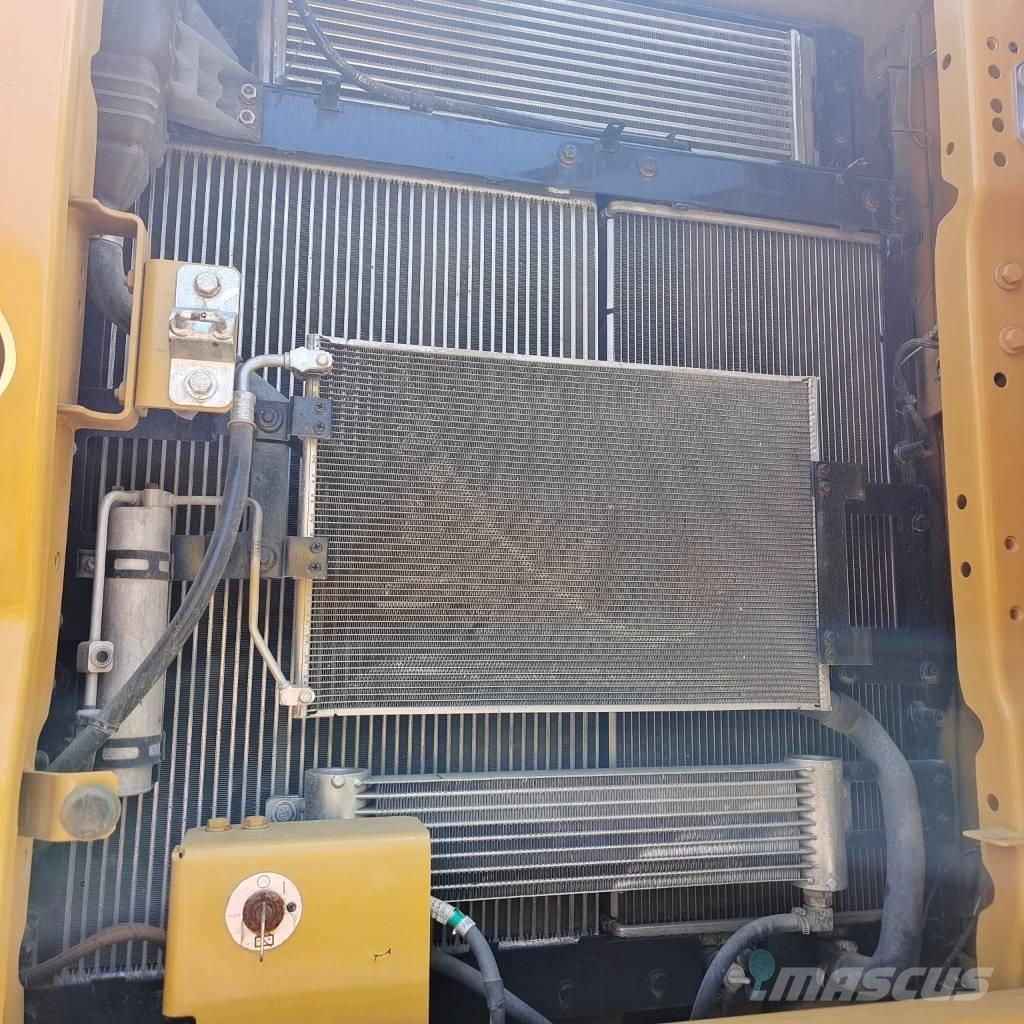 CAT 330 GC Vikšriniai ekskavatoriai