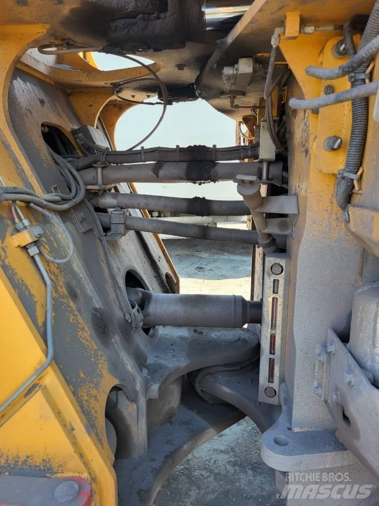 Volvo L 250 H Naudoti ratiniai krautuvai