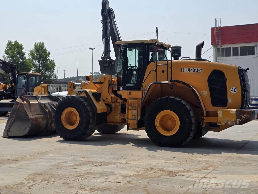 Hyundai HL 975 Naudoti ratiniai krautuvai