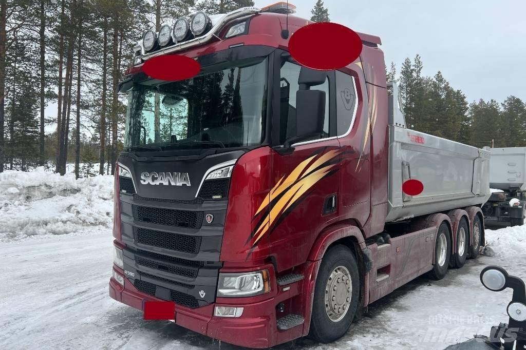 Scania R 590 Savivarčių priekabų vilkikai