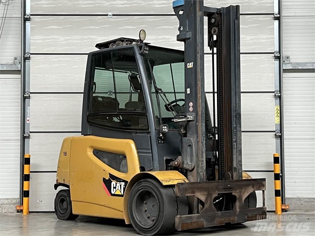 CAT erpillar EP40 Elektriniai šakiniai krautuvai