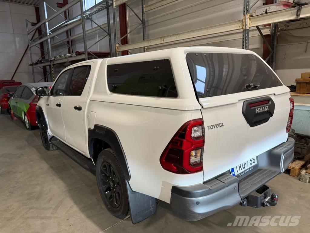 Toyota Hilux 2.8D Krovininiai furgonai