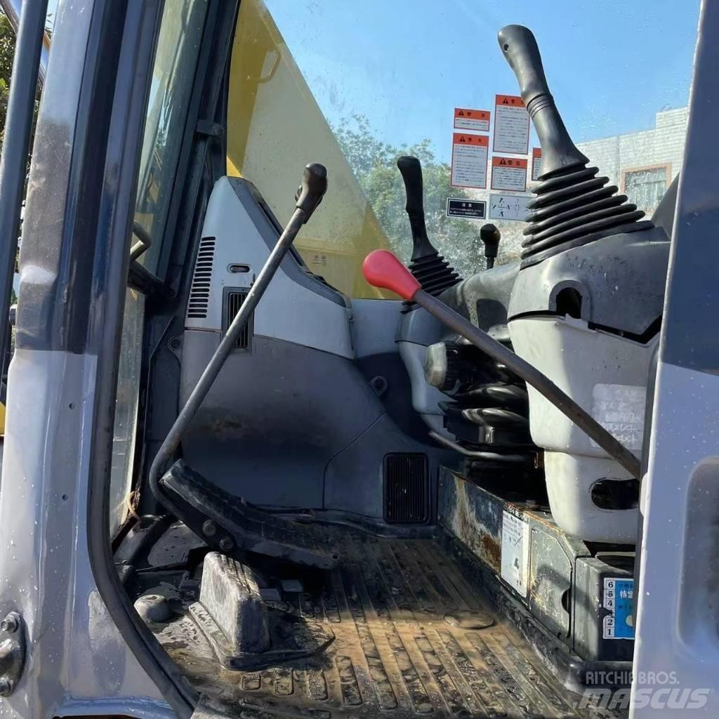 Komatsu PC78US-6 Vikšriniai ekskavatoriai