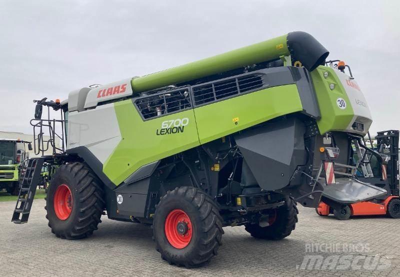 CLAAS LEXION 6700 Derliaus nuėmimo kombainai
