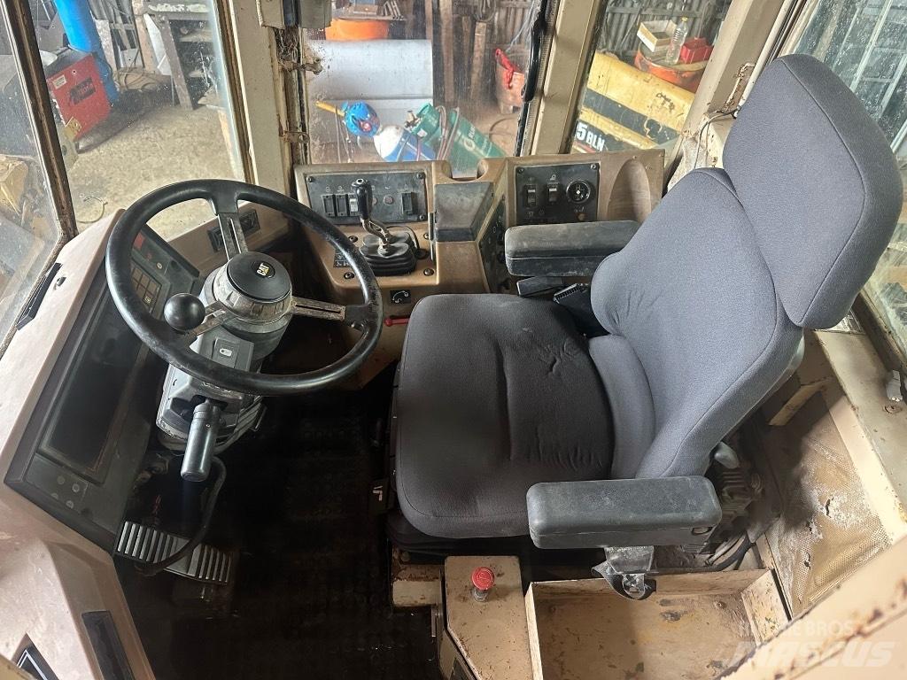 CAT 970 F Naudoti ratiniai krautuvai