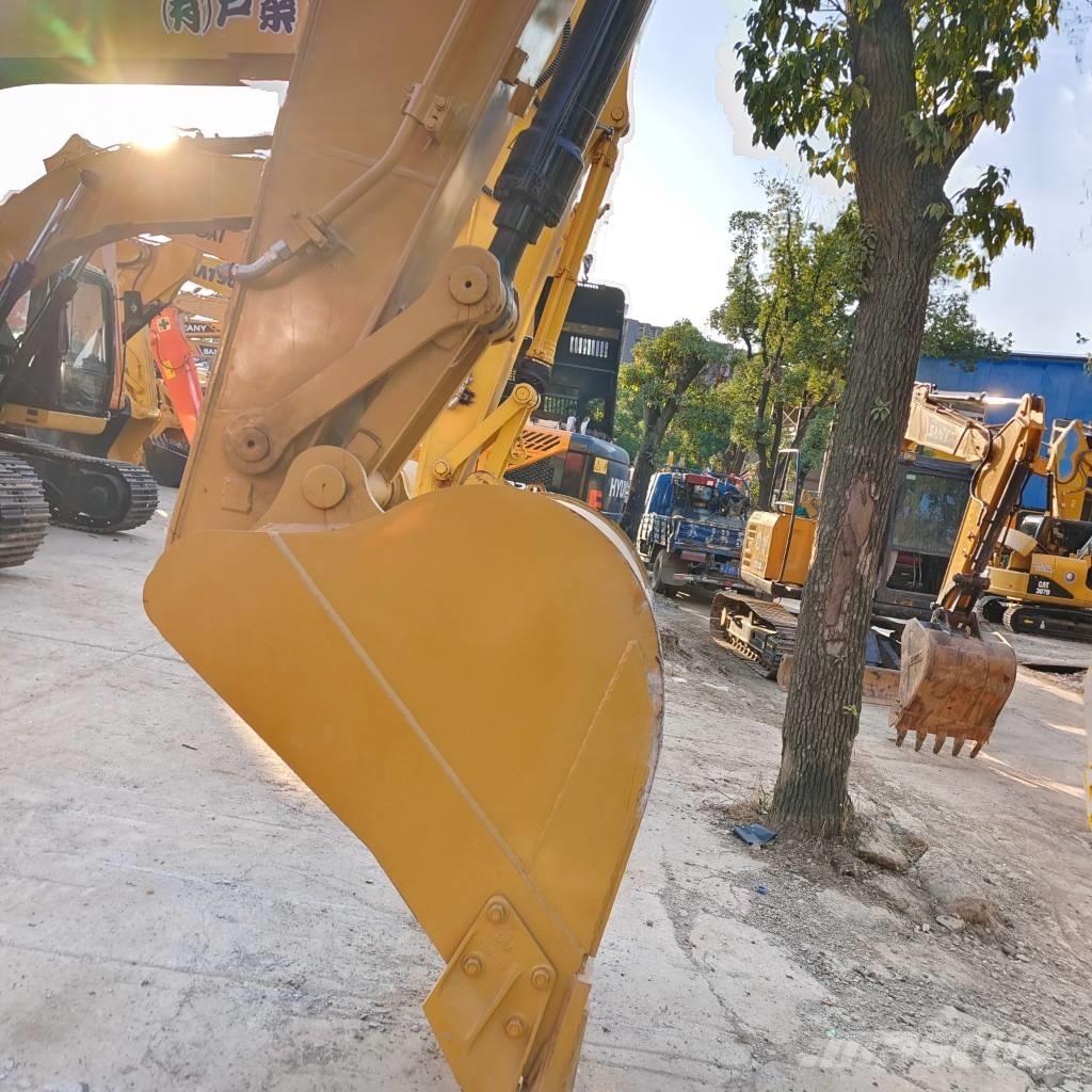 CAT 320 D Vikšriniai ekskavatoriai
