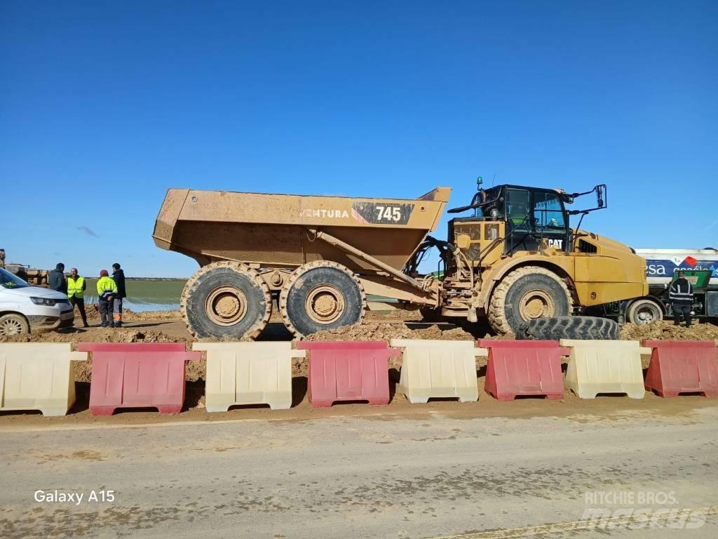 CAT 745 Karjeriniai savivarčiai