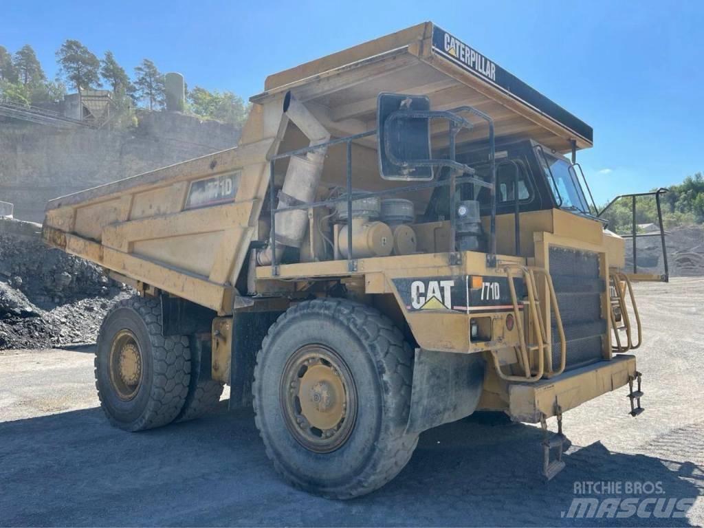 CAT 771D Atliekų išvežimo technika