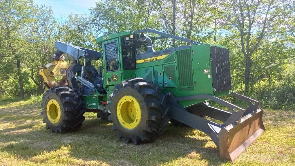 John Deere 648 L-II Skiedrovežiai