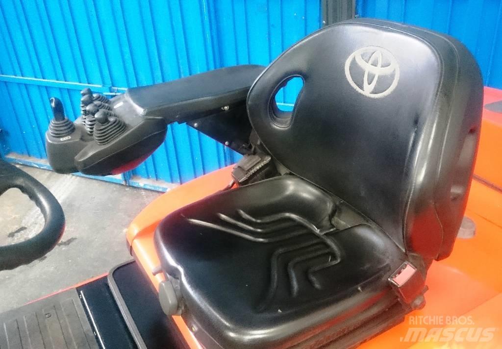 Toyota 7 FBMF 30 Elektriniai šakiniai krautuvai