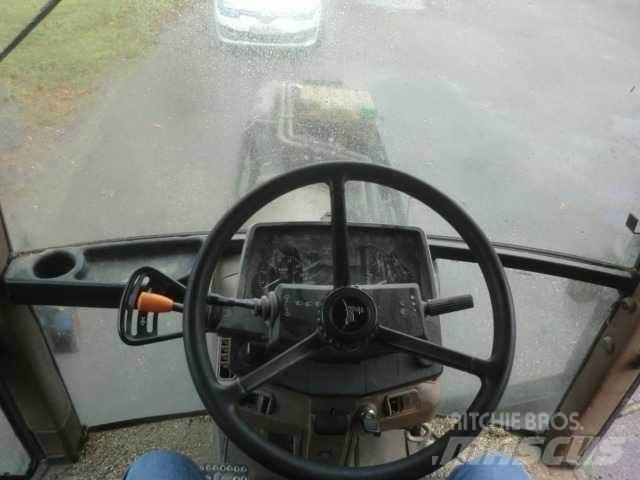 John Deere 6900 Traktoriai