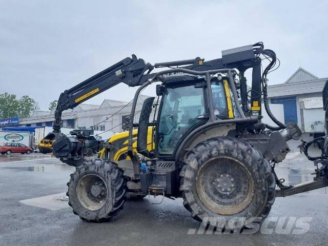 Valtra N153 Miško traktoriai