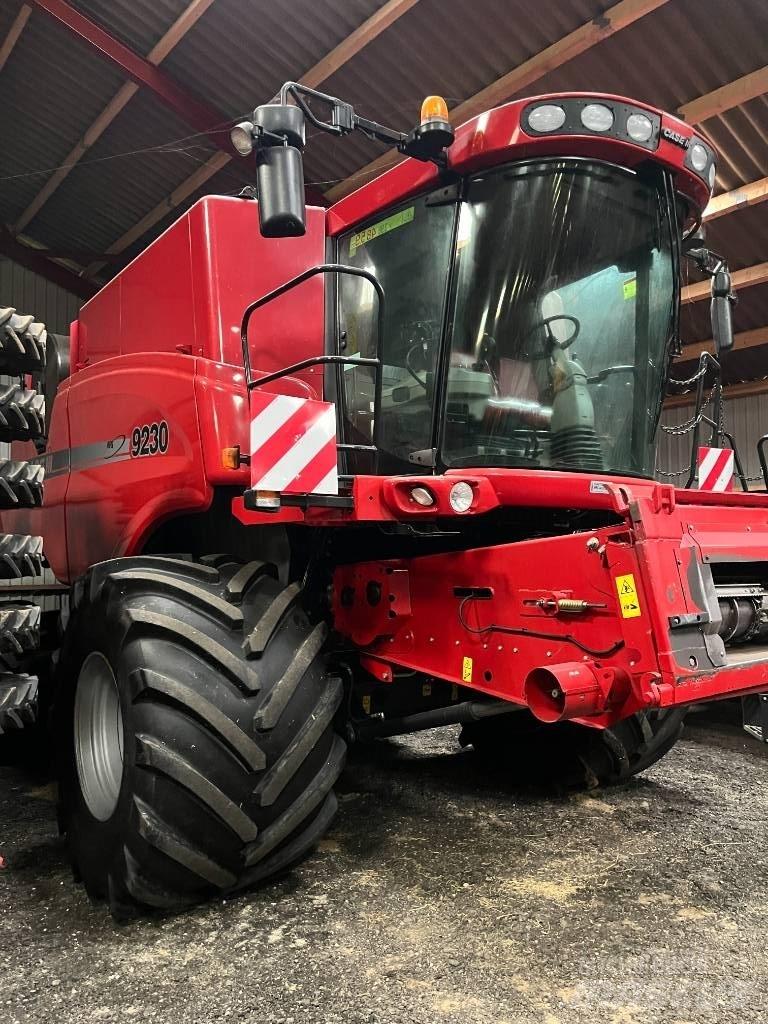 Case IH 9230 Derliaus nuėmimo kombainai
