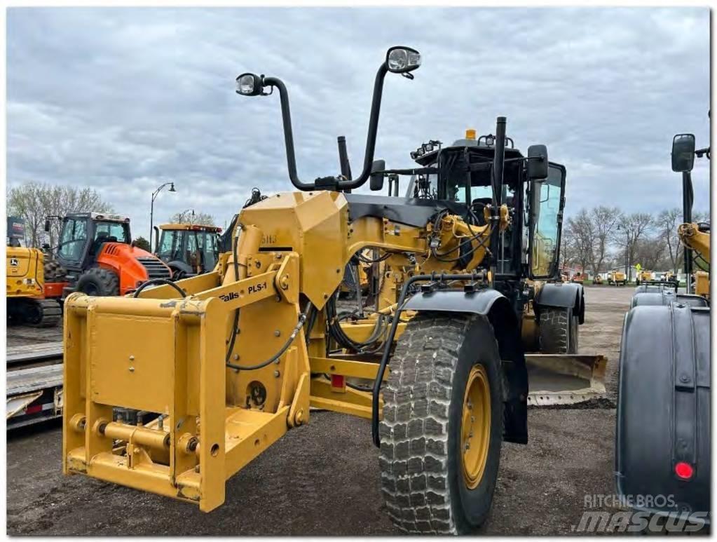 CAT 12 M 3 Greideriai