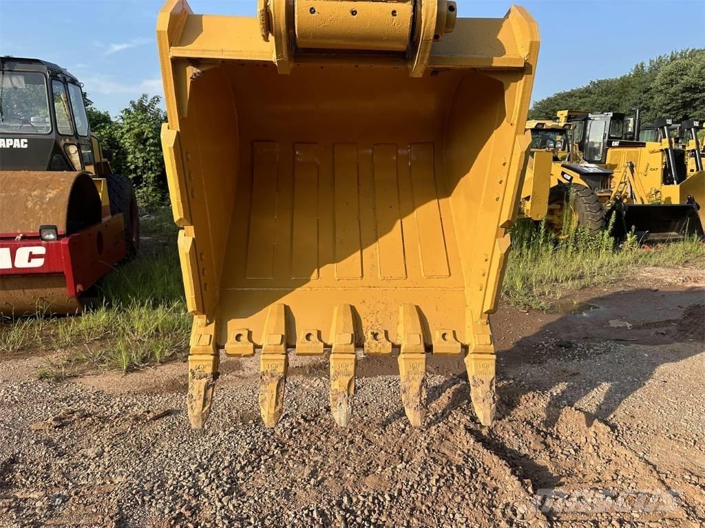 CAT 330 D Vikšriniai ekskavatoriai