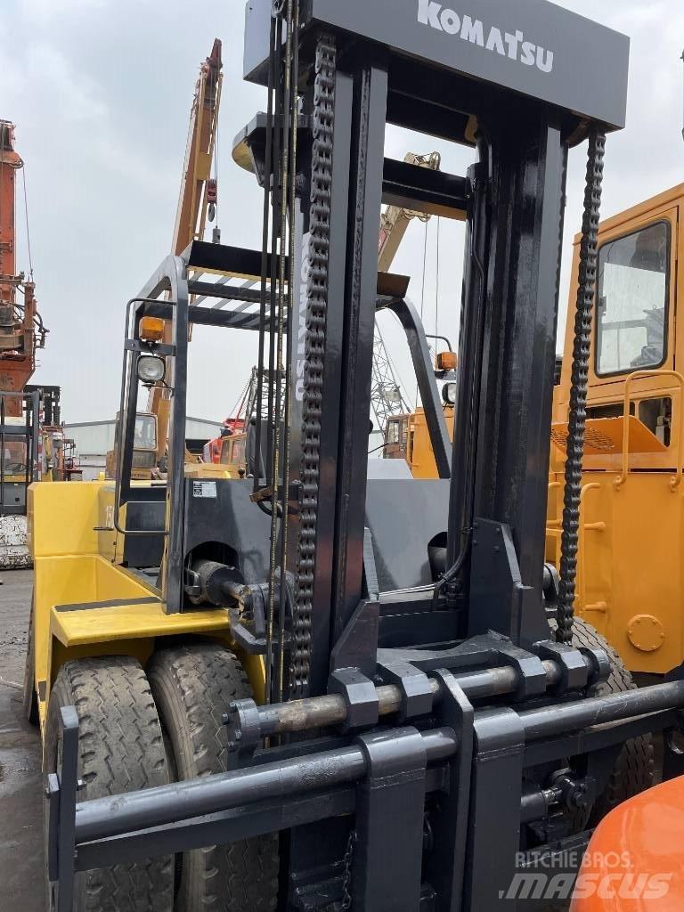 Komatsu 15 Ton Dyzeliniai krautuvai
