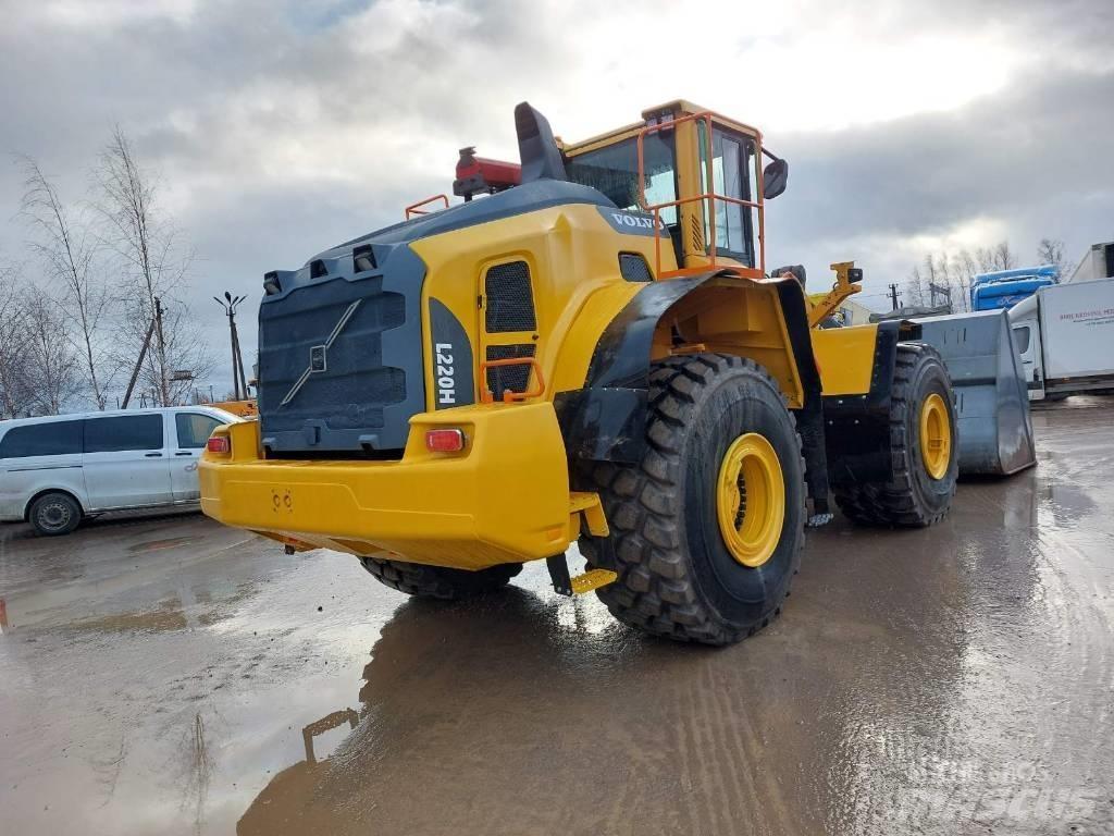 Volvo L 220 H Naudoti ratiniai krautuvai