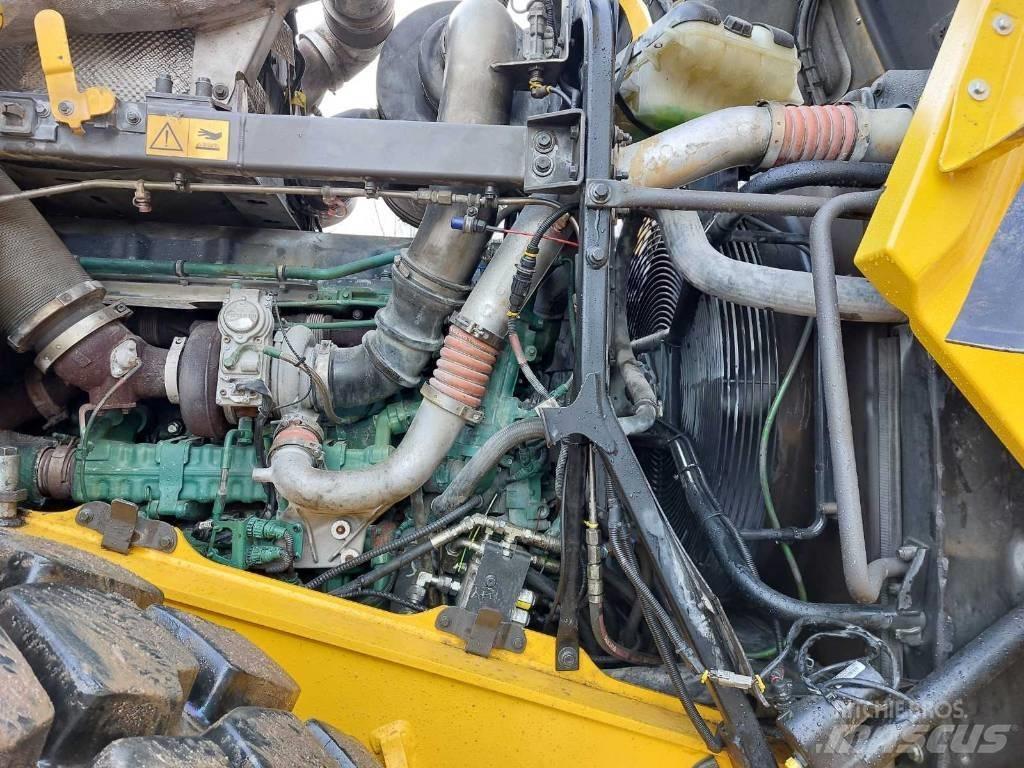 Volvo L 220 H Naudoti ratiniai krautuvai