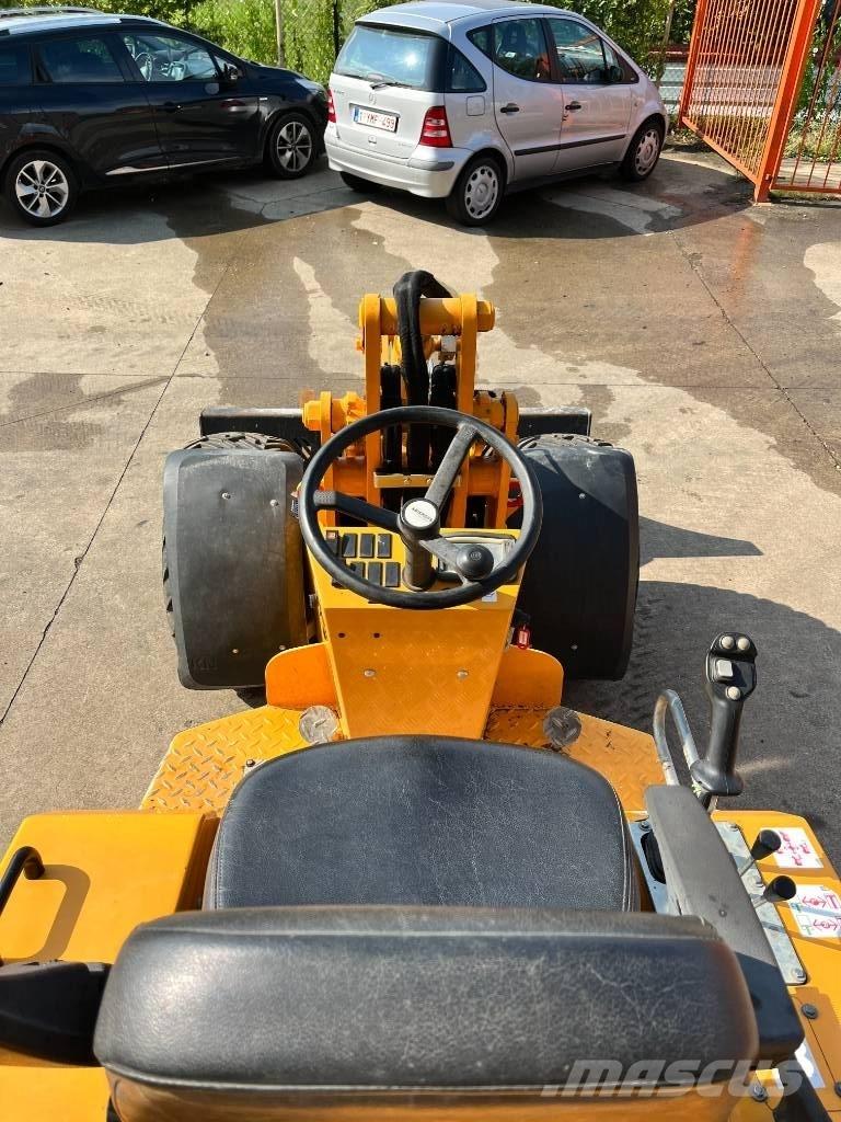 Knikmops KM 250 Naudoti ratiniai krautuvai