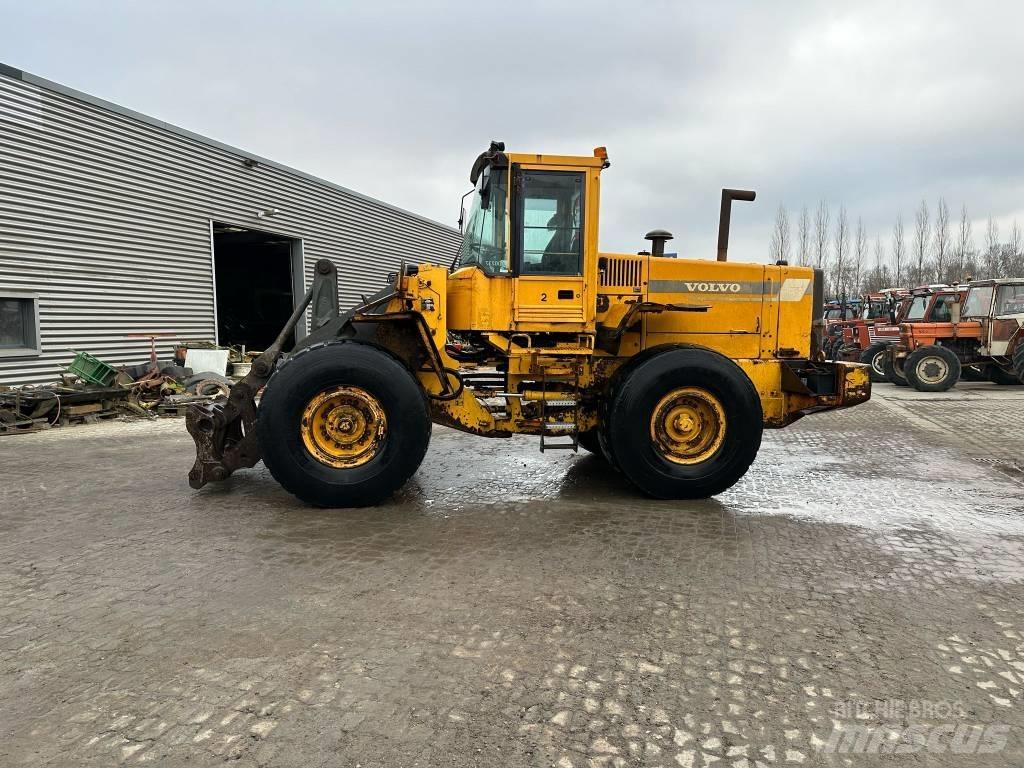 Volvo L120C Naudoti ratiniai krautuvai