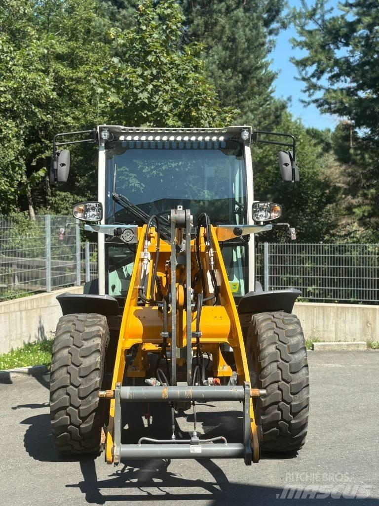 Liebherr L 506 Naudoti ratiniai krautuvai