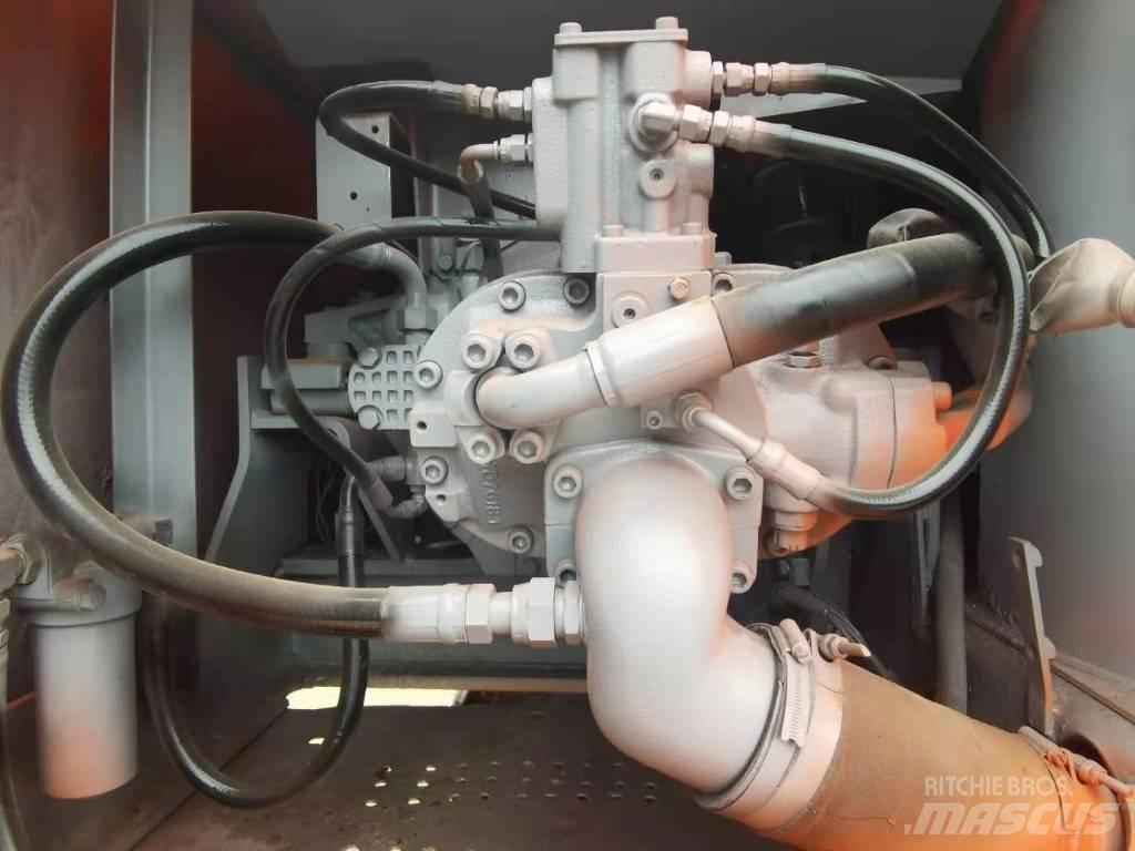 Hitachi EX 200 Vikšriniai ekskavatoriai