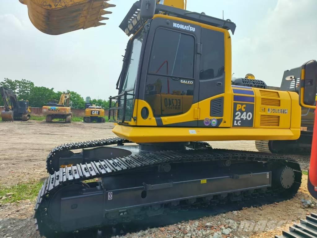 Komatsu PC 240-8 Vikšriniai ekskavatoriai