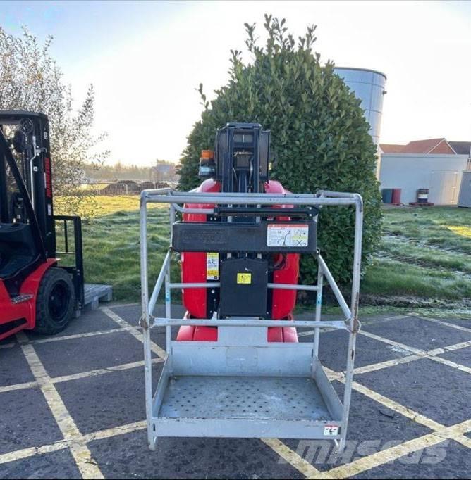 Manitou 100 VJR Vertikalūs stiebiniai keltuvai