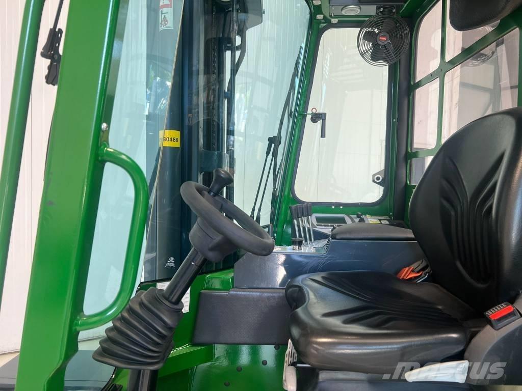 Combilift C4000ET Šakiniai krautuvai su privažiavimu iš visų keturių pusių