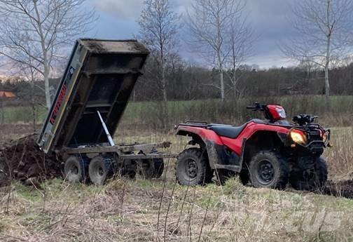  K Vagnen Offroad Savivartės priekabos