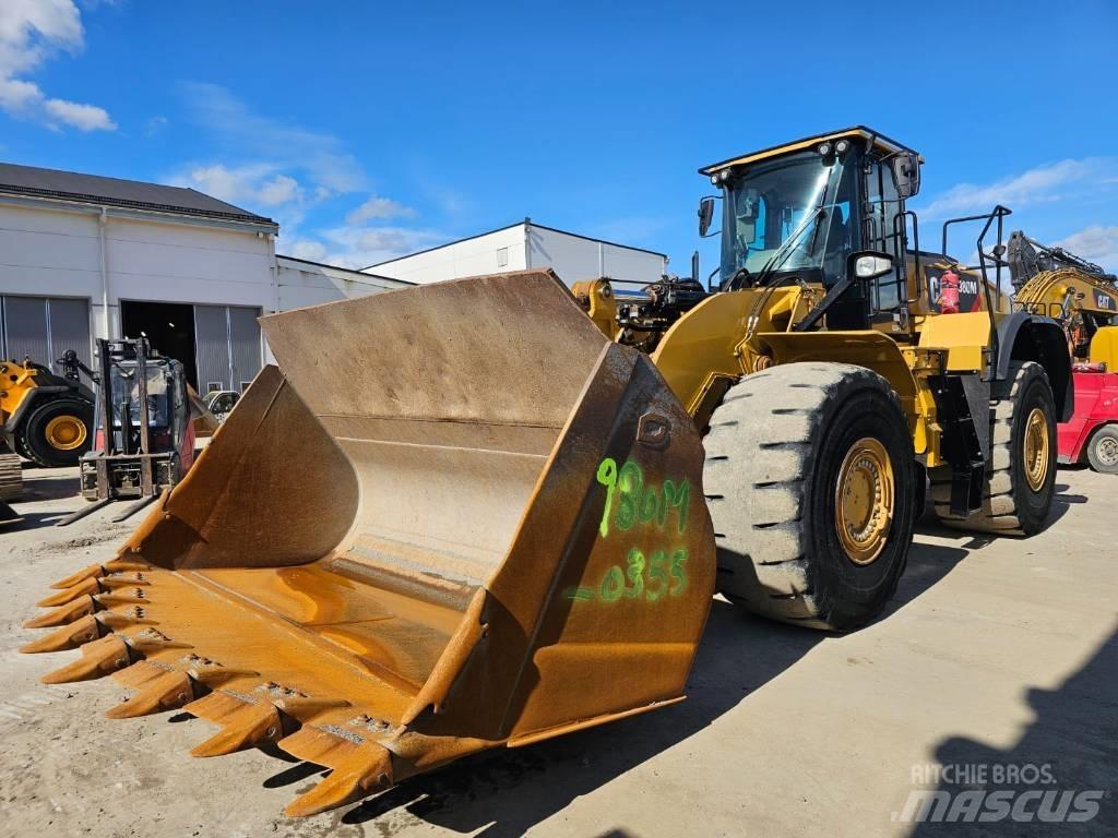 CAT 980M Naudoti ratiniai krautuvai