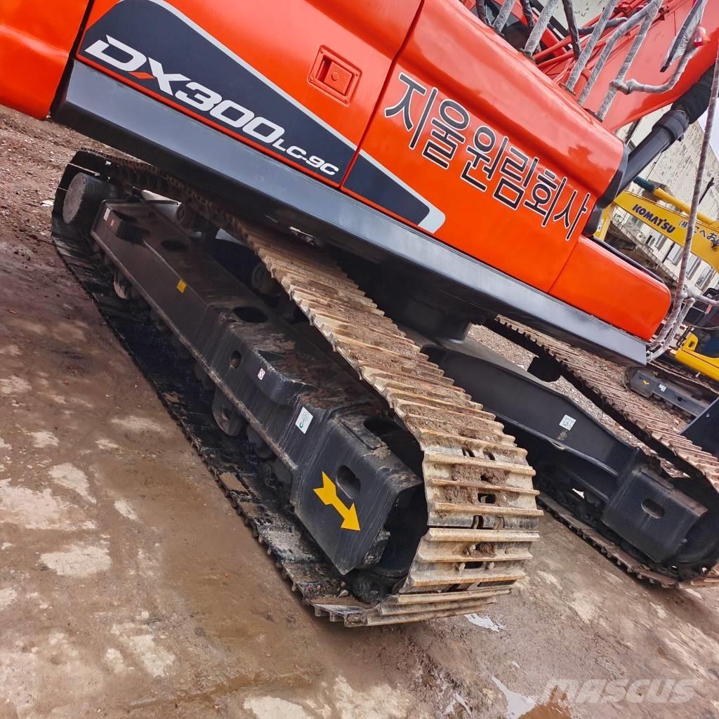 Doosan DX 300LC Vikšriniai ekskavatoriai