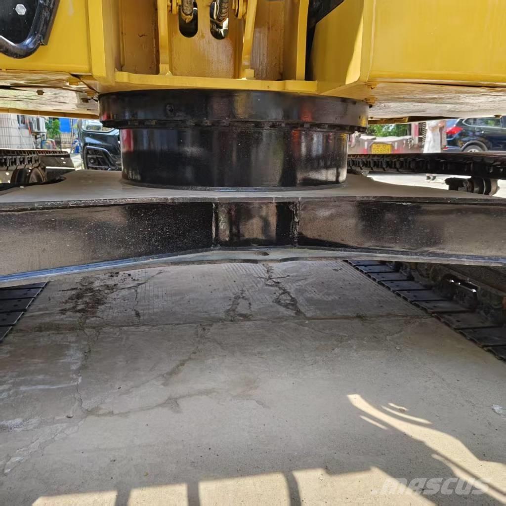 CAT 310 Vikšriniai ekskavatoriai