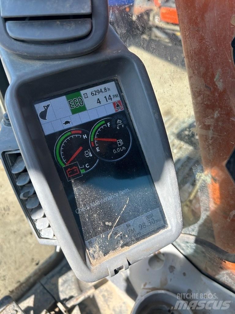 Hitachi ZX 135 US-6 Vikšriniai ekskavatoriai