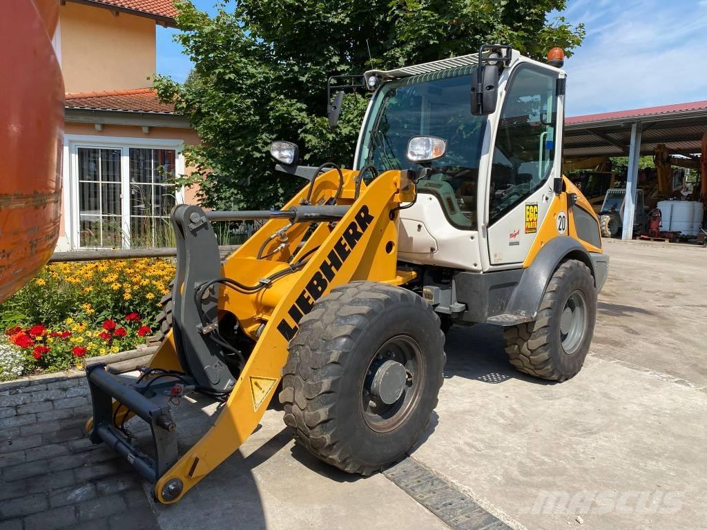 Liebherr L 506 Naudoti ratiniai krautuvai