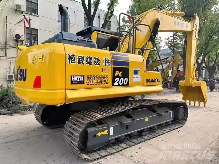 Komatsu PC200 Vikšriniai ekskavatoriai
