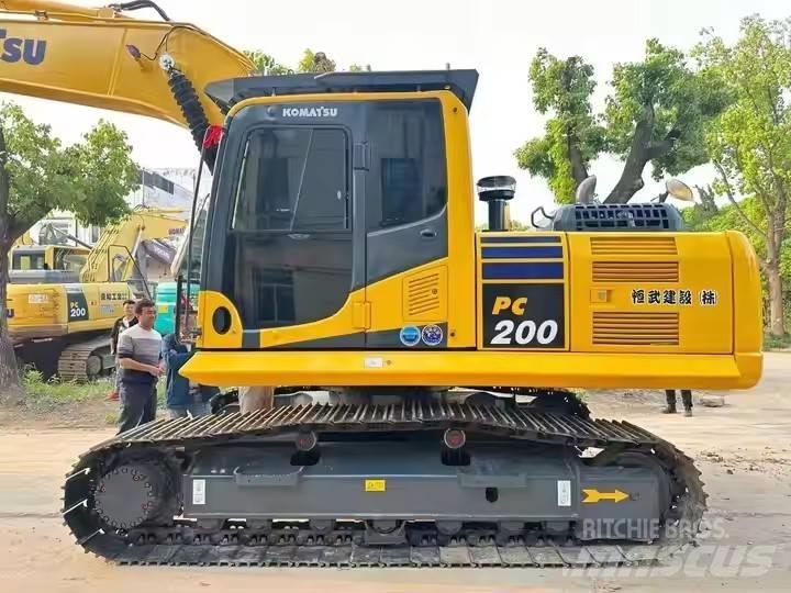 Komatsu PC200 Vikšriniai ekskavatoriai