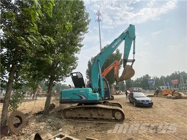 Kobelco SK 200 Vikšriniai ekskavatoriai