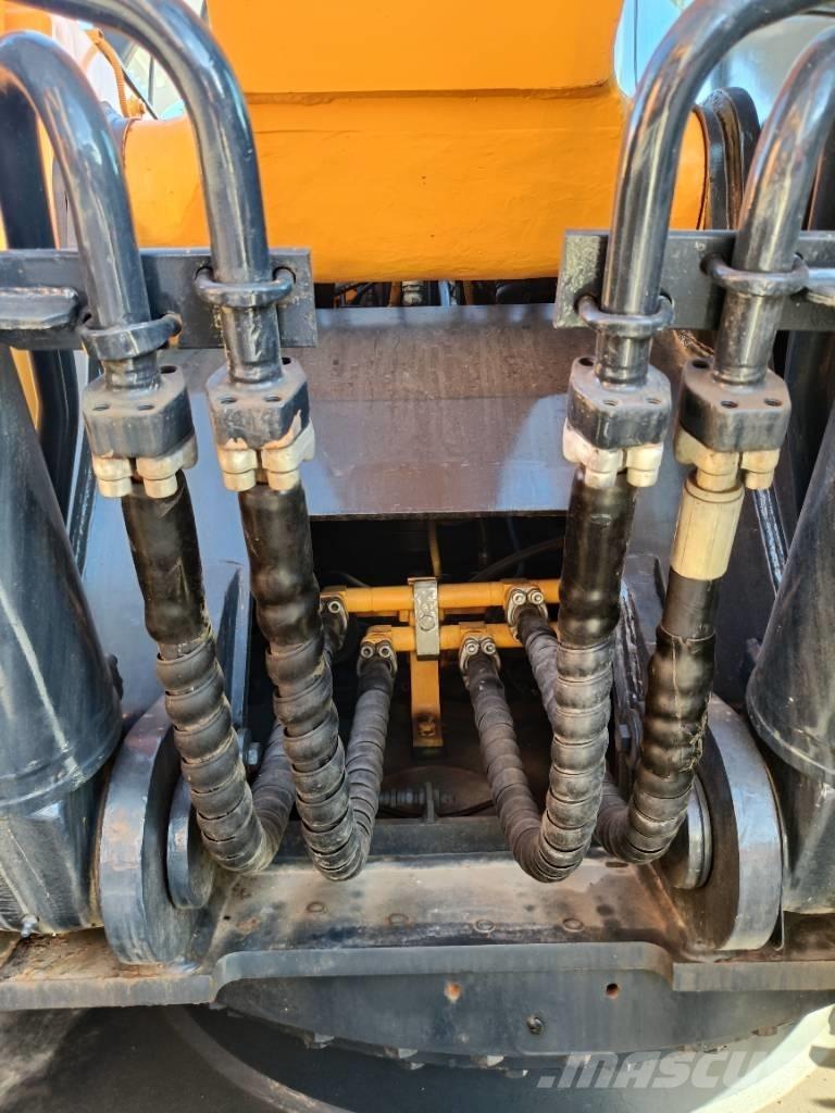 Hyundai R220LC-9S Vikšriniai ekskavatoriai