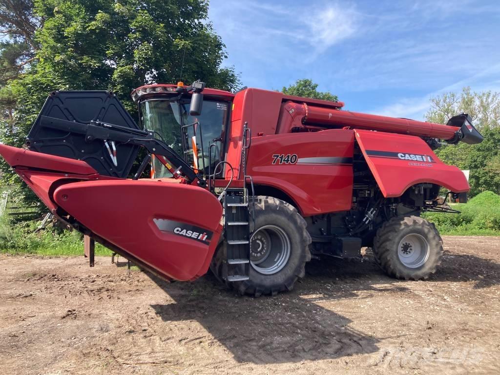 Case IH 7140 Derliaus nuėmimo kombainai