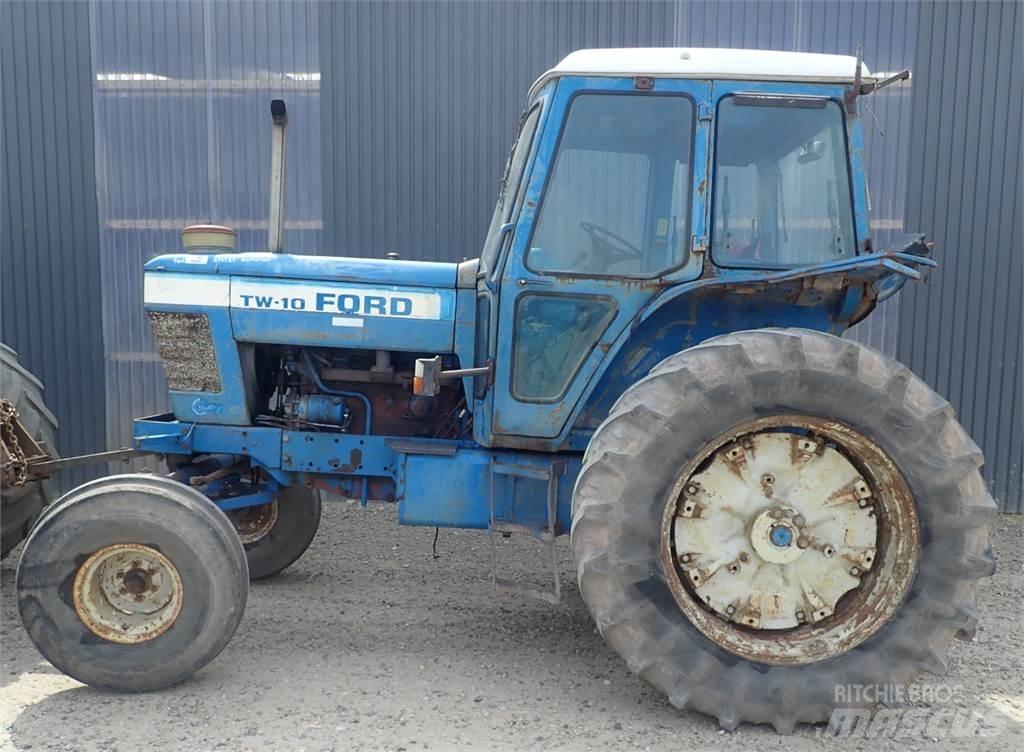 Ford TW10 Traktoriai