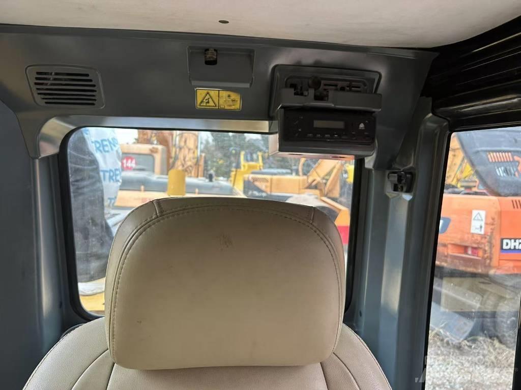 CAT 320 Vikšriniai ekskavatoriai