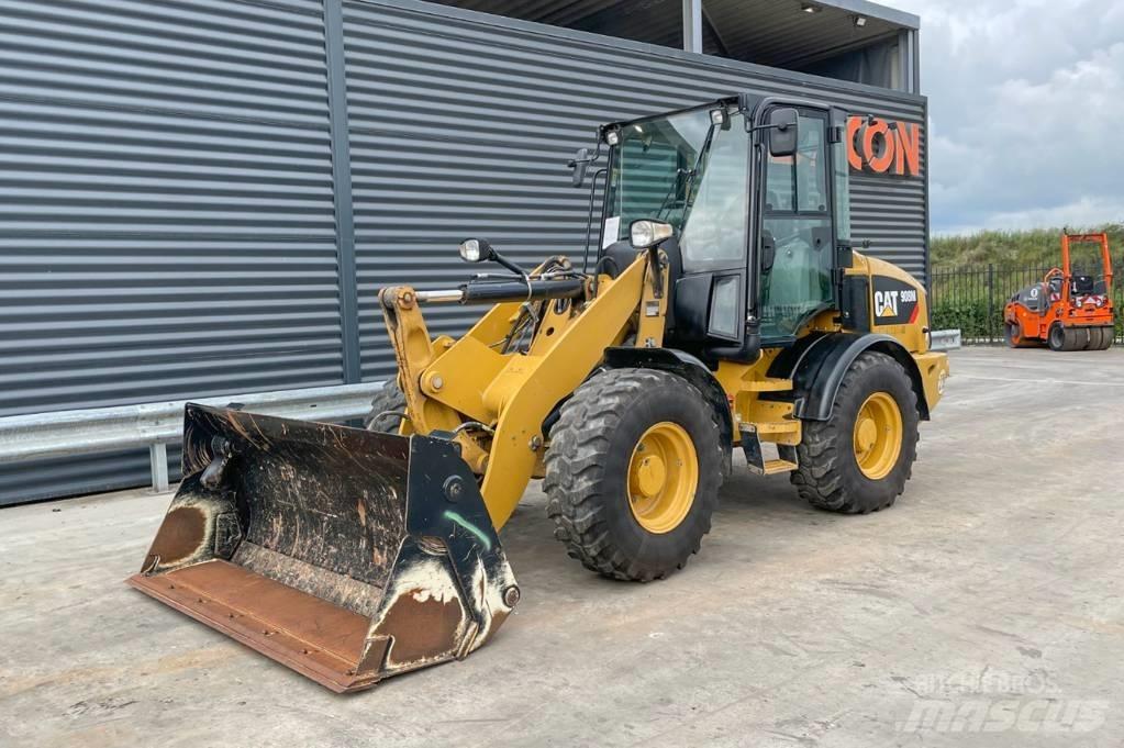 CAT 908M Naudoti ratiniai krautuvai
