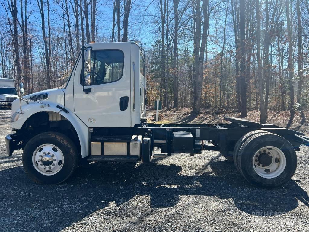 Freightliner M2106 Naudoti vilkikai