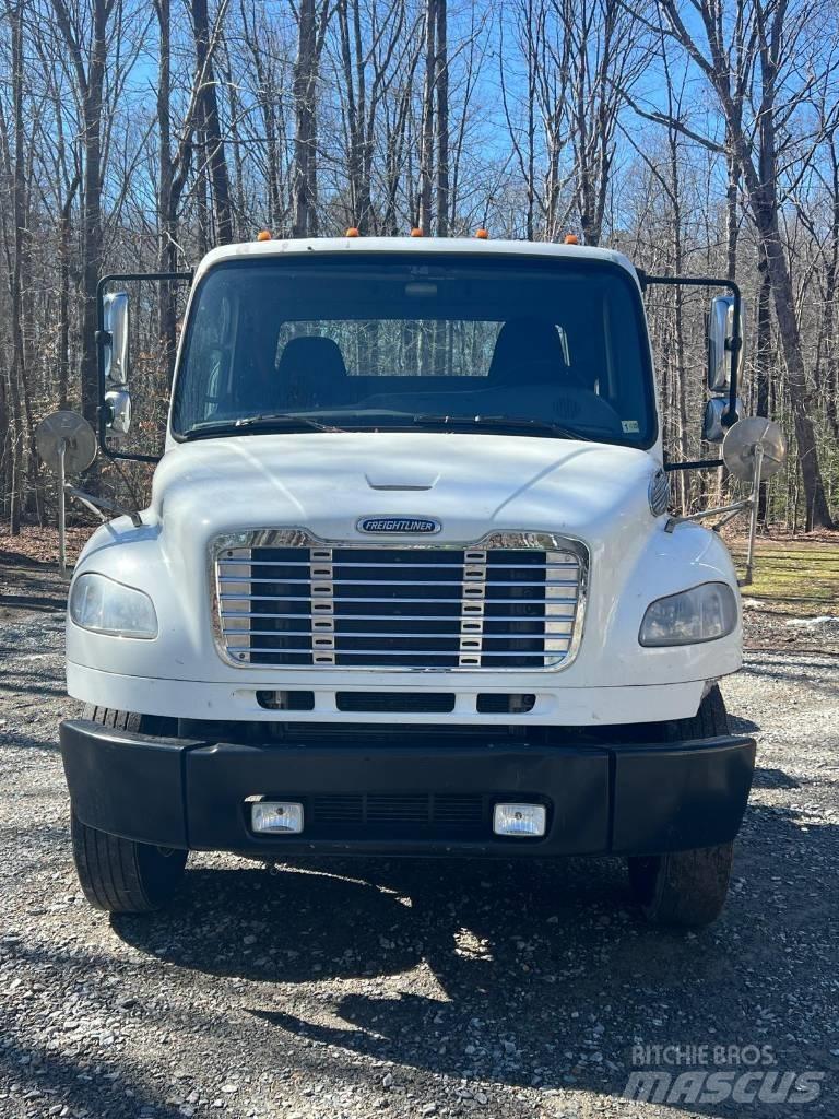 Freightliner M2106 Naudoti vilkikai