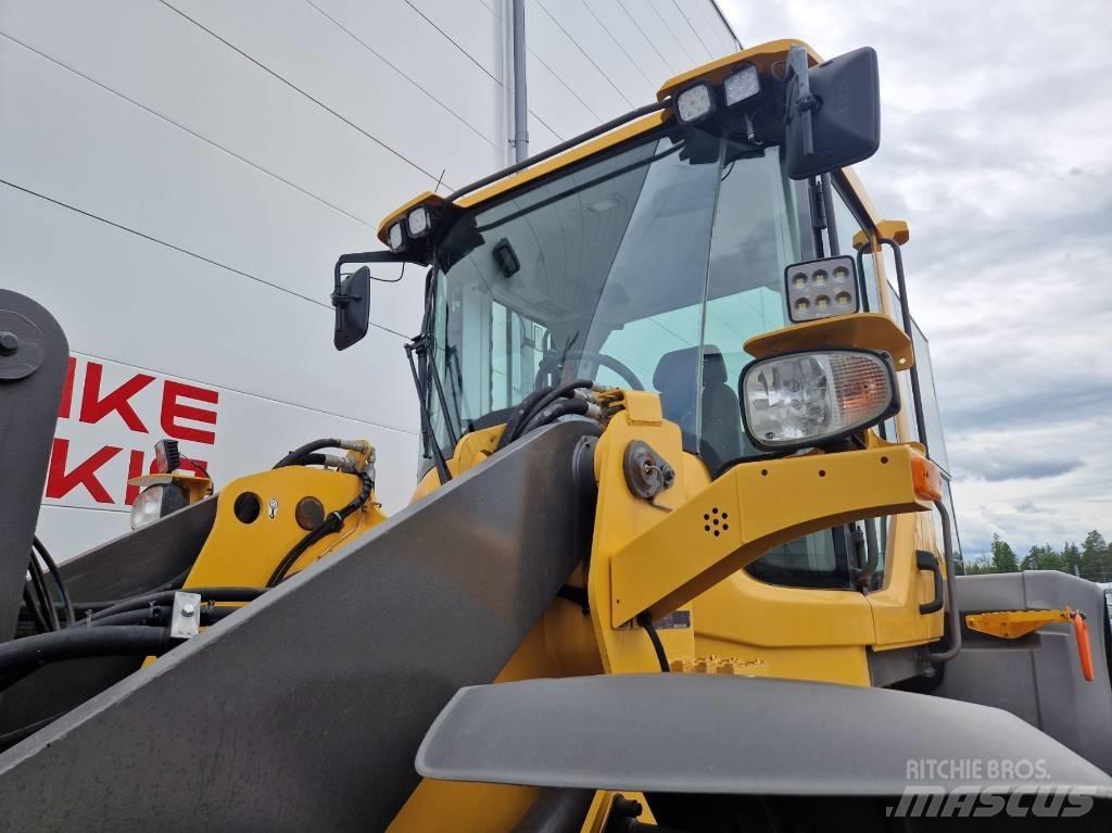 Volvo L 70 H Naudoti ratiniai krautuvai