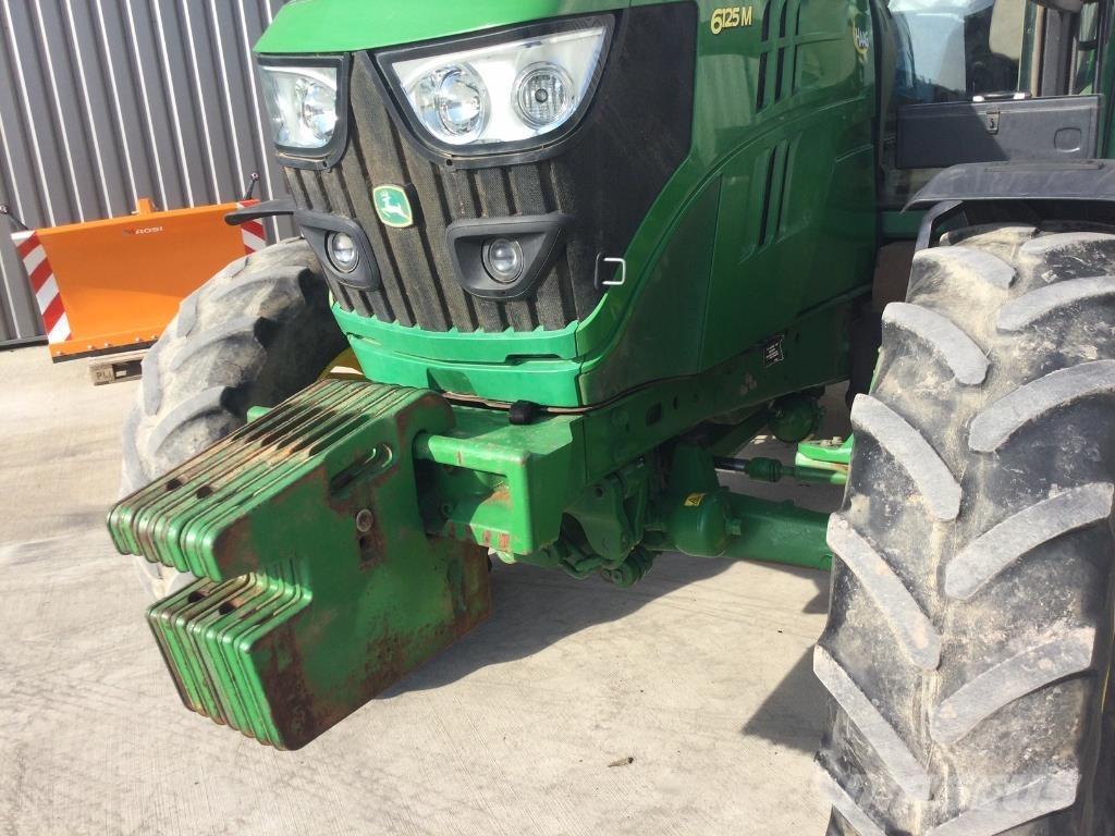 John Deere 6125M Traktoriai