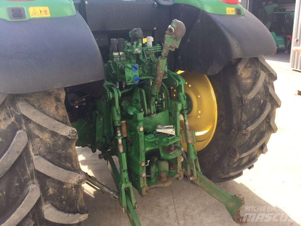John Deere 6125M Traktoriai